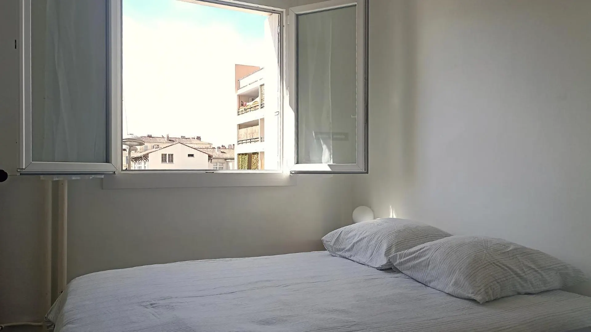 Au Coeur De La Joliette Proche Des Terrasses Apartment Marseille